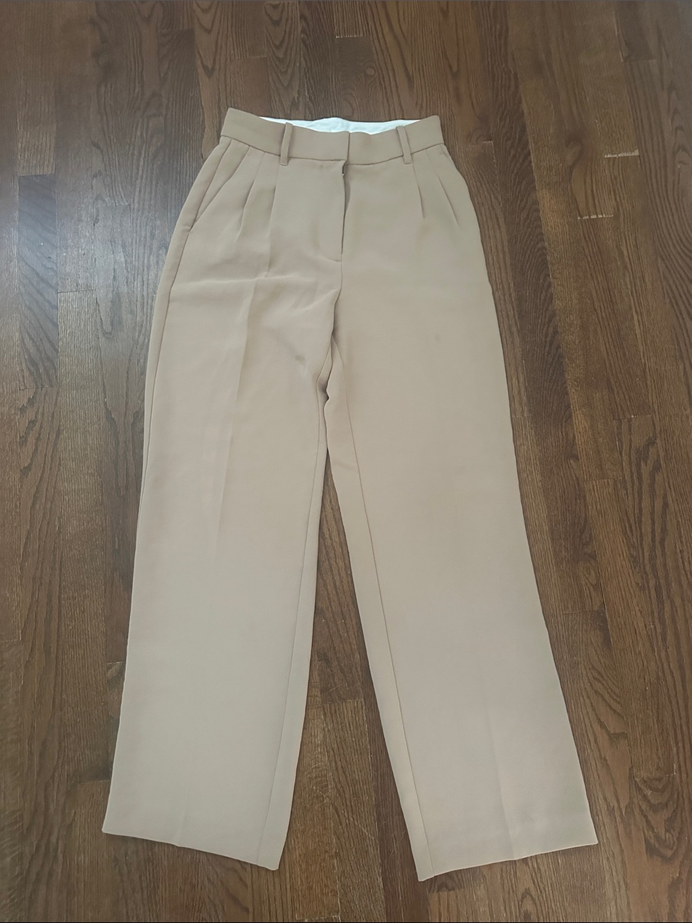 Wilfred Wide-Leg Pleated Trousers in Beige